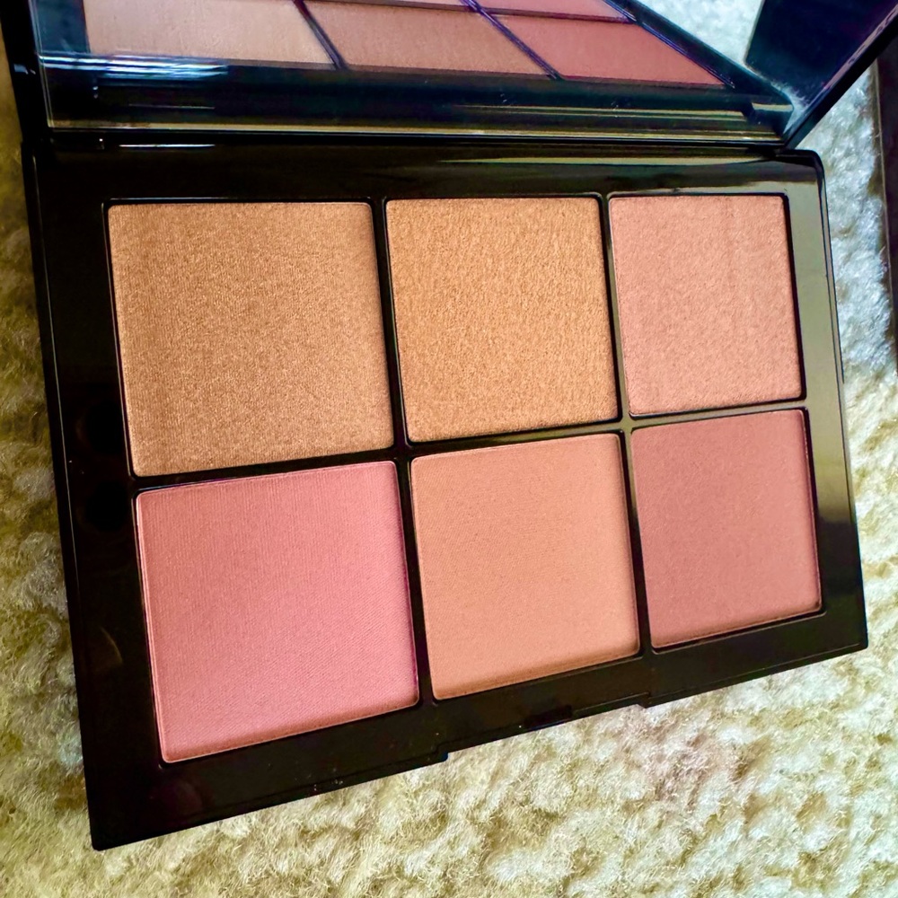 NARS Blush Palette - Pink and Tan - Picture 4 of 7